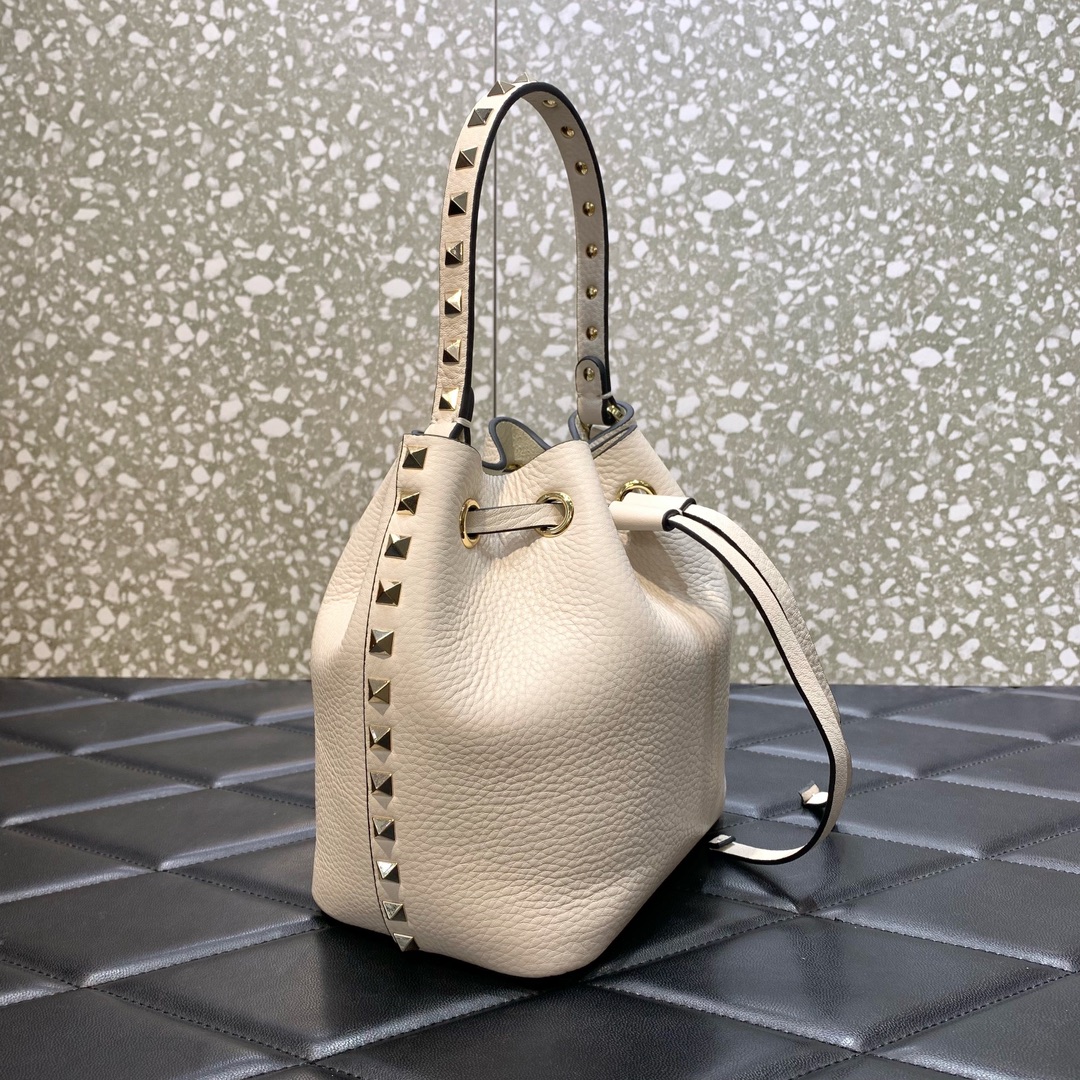 Valentino Garavani Rockstud Bucket Bag in Ivory Grainy Calfskin